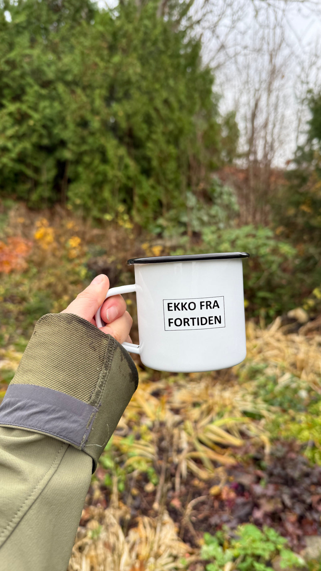 Kopp emaljert Ekko fra fortiden